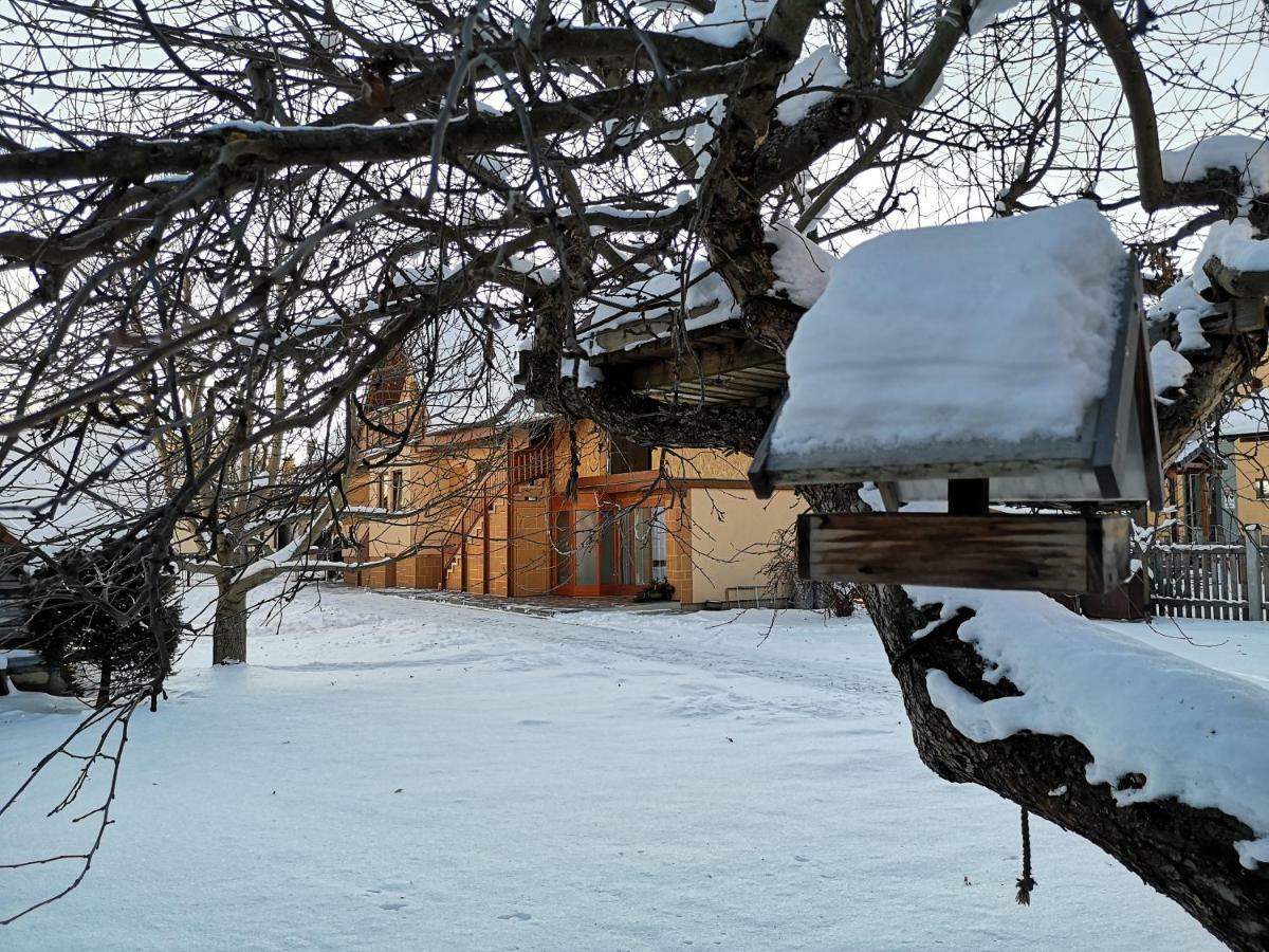 Vcielka Appartamento Bešeňová Esterno foto